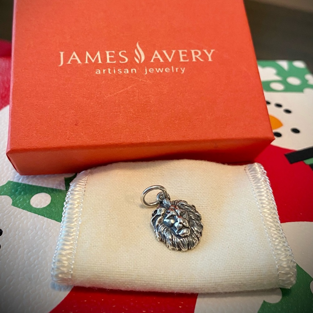 Vintage / Retired James Avery Lion Pendant / Charm